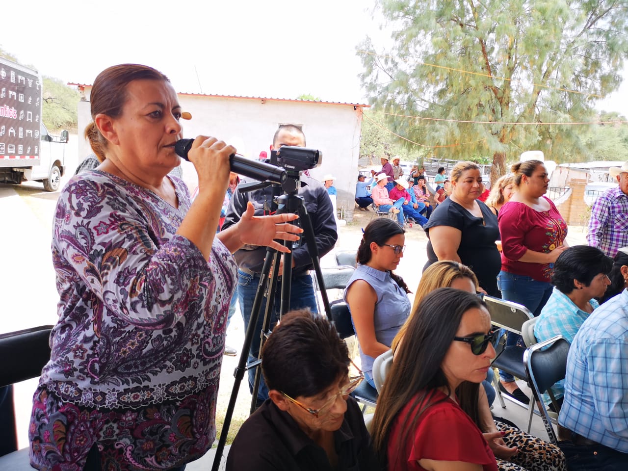 Las comunidades del Río Sonora participan activamente en una reunión pública de información organizada por autoridades ambientales, para exponer las violaciones a los derechos humanos de Grupo México.